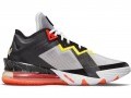 LeBron 18 Low `Sylvester vs Tweety`